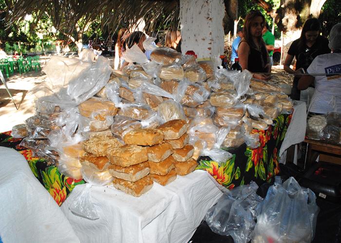 Praça lota e público interage com Gal Costa, na sexta de festival - Imagem 6