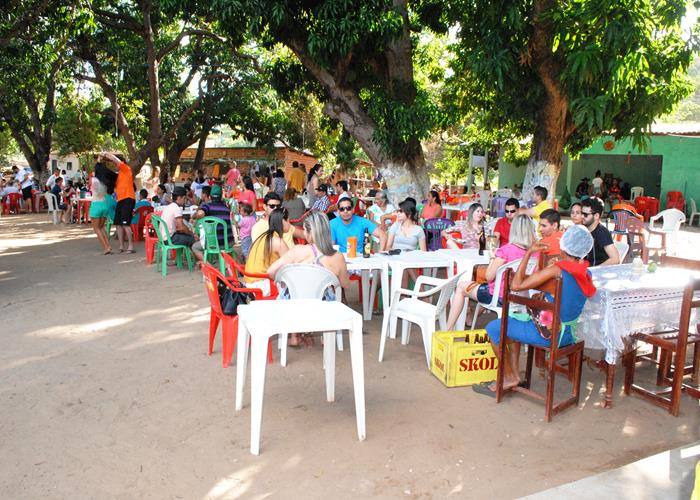 Praça lota e público interage com Gal Costa, na sexta de festival - Imagem 13