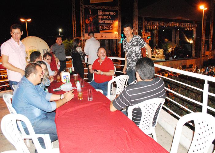 Praça lota e público interage com Gal Costa, na sexta de festival - Imagem 82