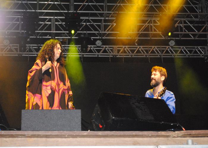Praça lota e público interage com Gal Costa, na sexta de festival - Imagem 111