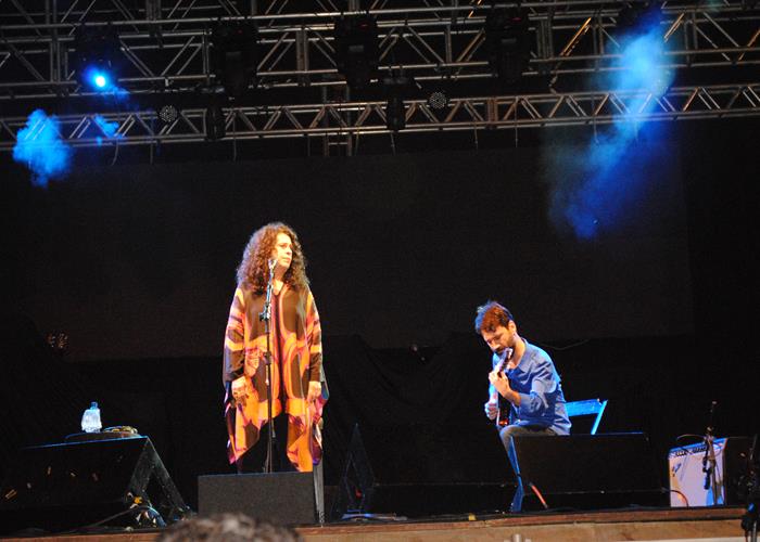 Praça lota e público interage com Gal Costa, na sexta de festival - Imagem 109