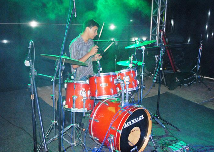 Praça lota e público interage com Gal Costa, na sexta de festival - Imagem 29