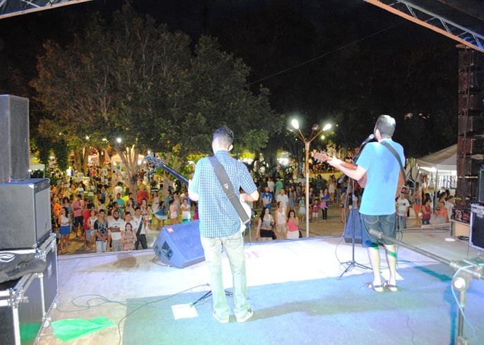 Praça lota e público interage com Gal Costa, na sexta de festival - Imagem 33