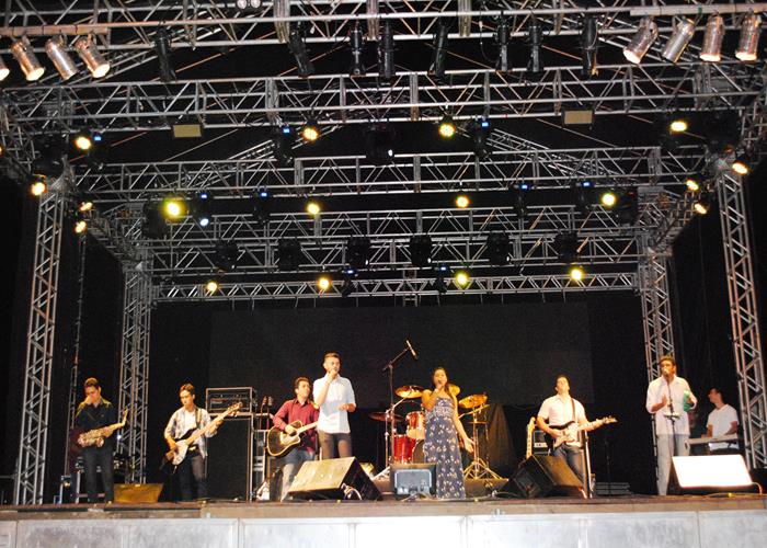 Praça lota e público interage com Gal Costa, na sexta de festival - Imagem 41