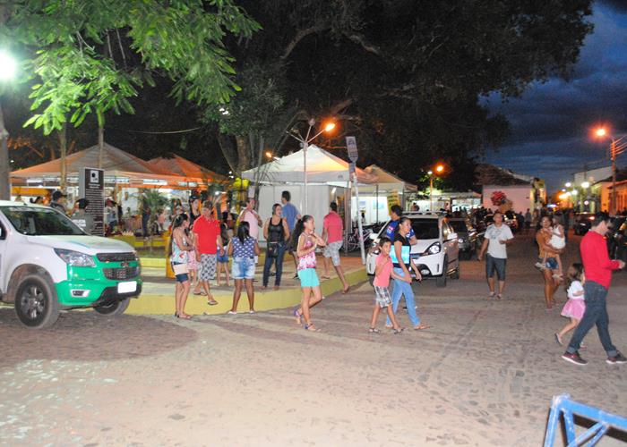 Praça lota e público interage com Gal Costa, na sexta de festival - Imagem 24