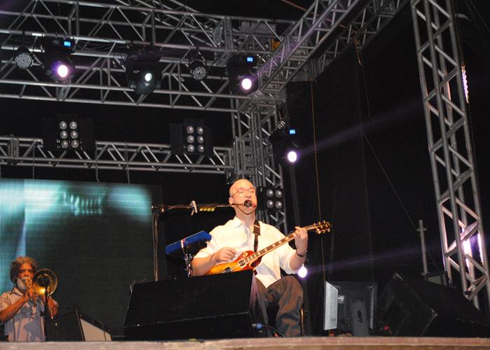 Público vai a loucura com a participação do Paralamas do Sucesso - Imagem 95