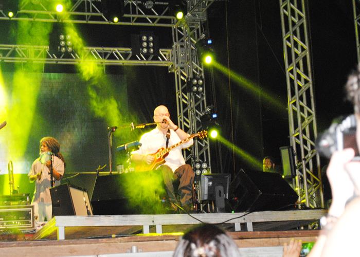 Público vai a loucura com a participação do Paralamas do Sucesso - Imagem 71