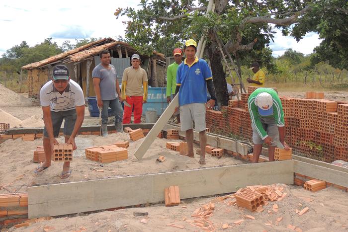 Dona Oncinha, breve estará com a família morando em sua casa  - Imagem 19