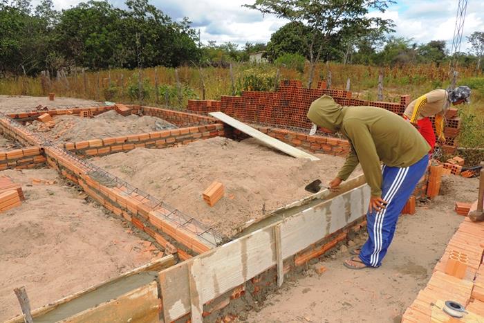 Dona Oncinha, breve estará com a família morando em sua casa  - Imagem 7