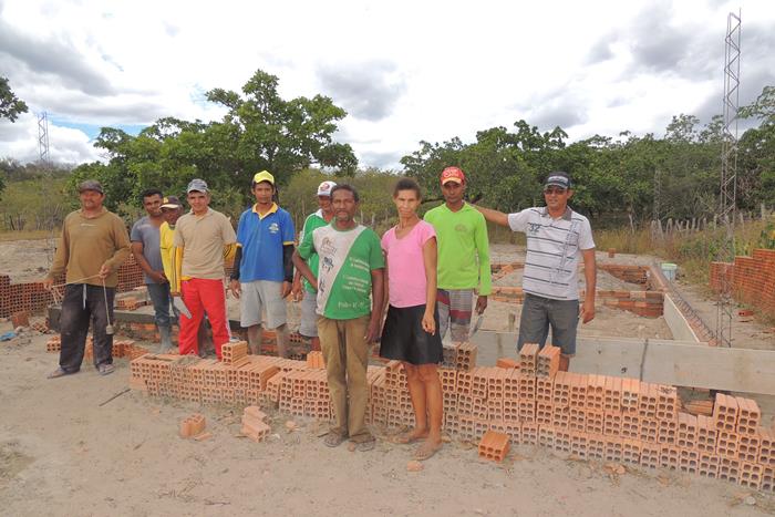 Dona Oncinha, breve estará com a família morando em sua casa  - Imagem 21