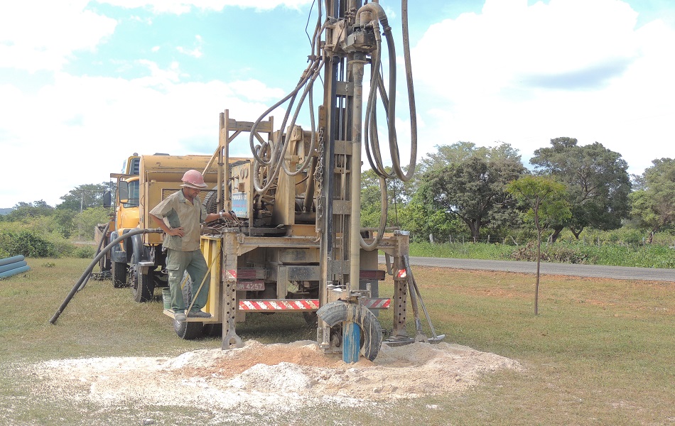 Município leva água para as comunidades rurais