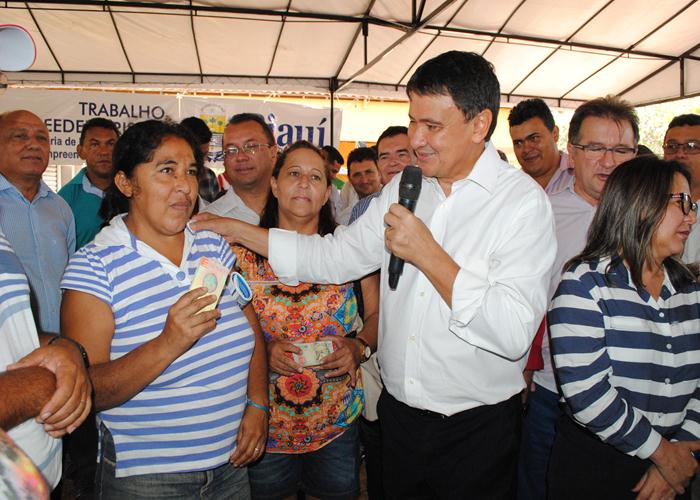 Feira da Economia Solidária atrai grande público  - Imagem 55