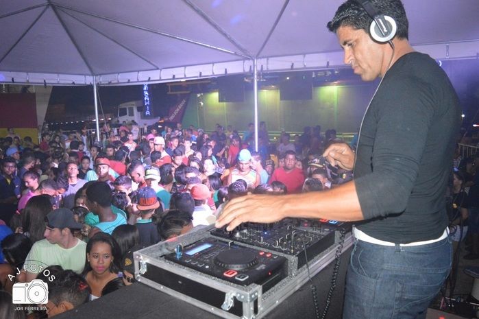 Djeddy levou a galera ao delírio na tenda eletrônica  - Imagem 24