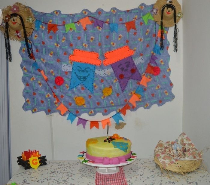 Recepcionista é surpreendida por amigas no aniversário - Imagem 19