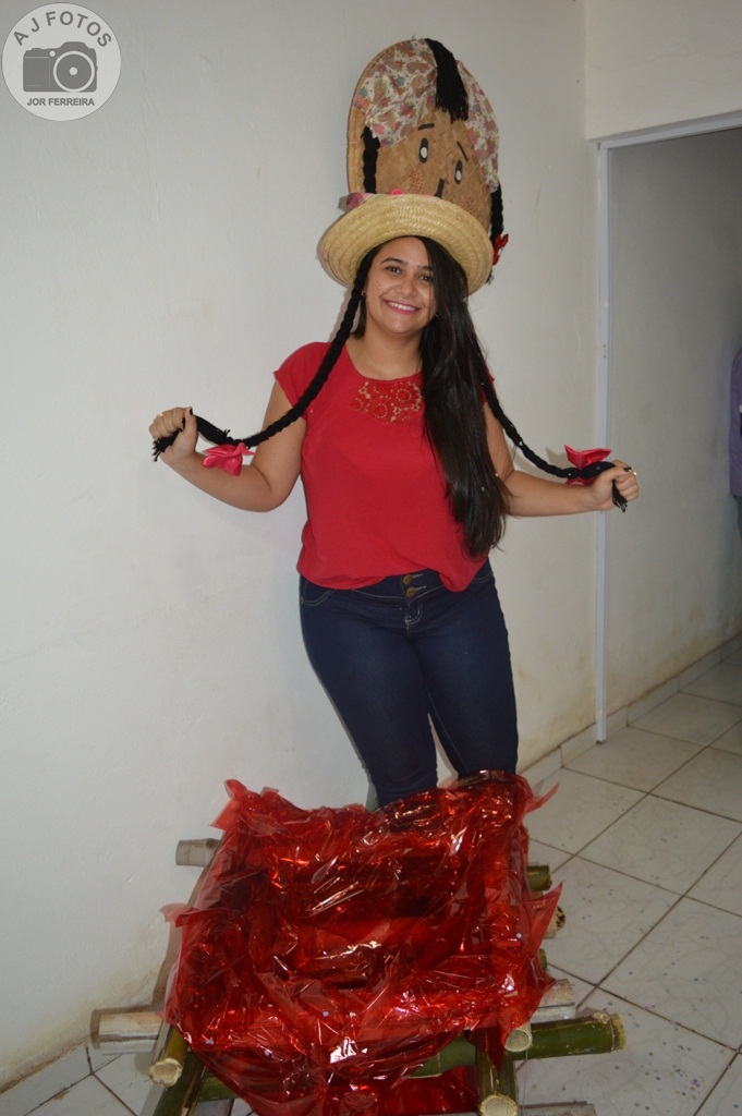 Recepcionista é surpreendida por amigas no aniversário - Imagem 45