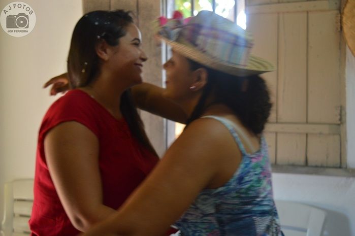 Recepcionista é surpreendida por amigas no aniversário - Imagem 23