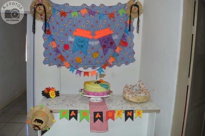 Recepcionista é surpreendida por amigas no aniversário - Imagem 14