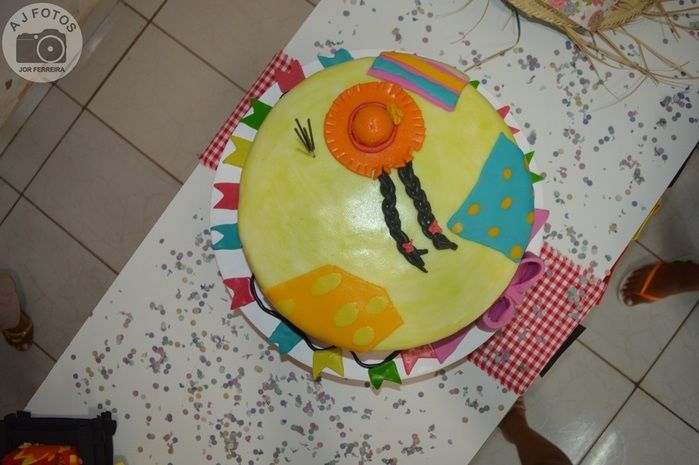 Recepcionista é surpreendida por amigas no aniversário - Imagem 13