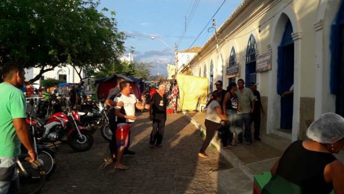 Ex-prefeito João Félix troca socos em bar na Praça Bona Primo - Imagem 1