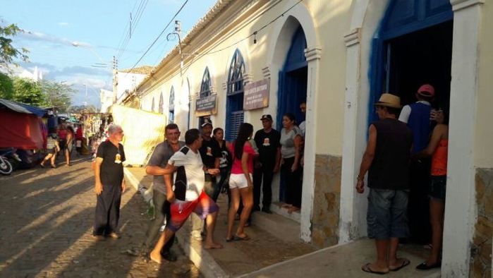 Ex-prefeito João Félix troca socos em bar na Praça Bona Primo - Imagem 2