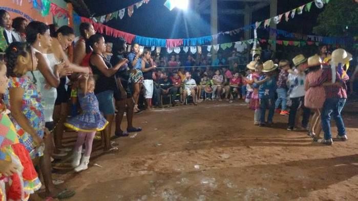 escolinha Tia Loura e Maternal realizam quadrilha com crianças  - Imagem 10