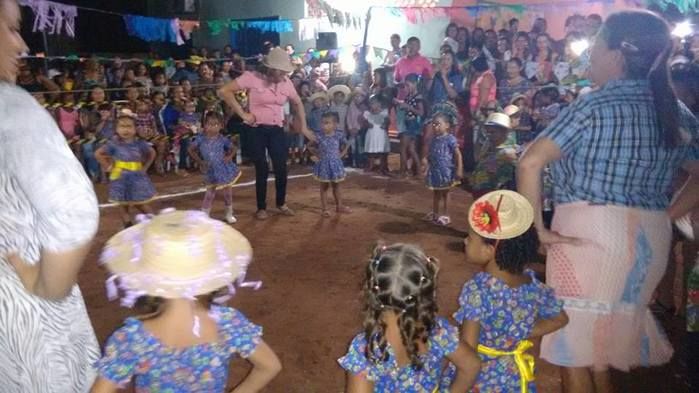escolinha Tia Loura e Maternal realizam quadrilha com crianças  - Imagem 8