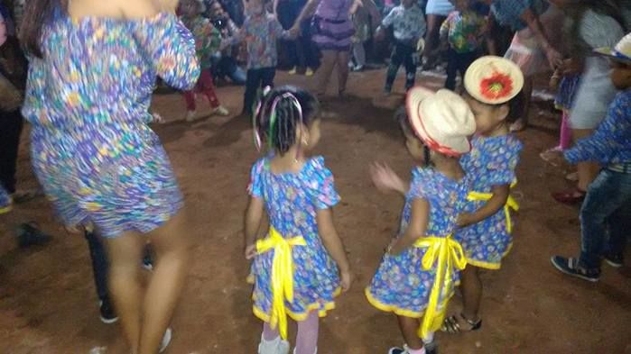 escolinha Tia Loura e Maternal realizam quadrilha com crianças  - Imagem 7