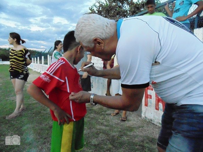 Fotos e autógrafos fizeram alegria dos fãs de Roberto Dinamite - Imagem 54