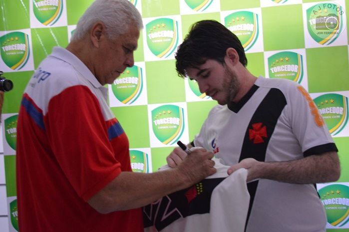 Fotos e autógrafos fizeram alegria dos fãs de Roberto Dinamite - Imagem 42