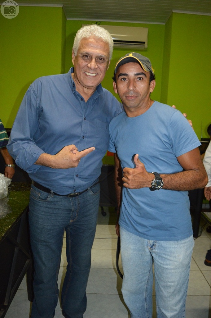 Fotos e autógrafos fizeram alegria dos fãs de Roberto Dinamite - Imagem 16