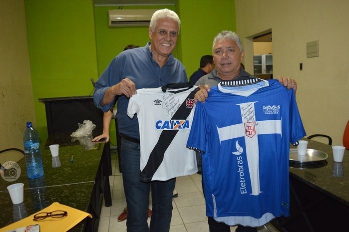 Fotos e autógrafos fizeram alegria dos fãs de Roberto Dinamite - Imagem 21