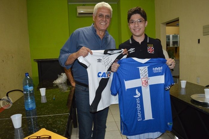 Fotos e autógrafos fizeram alegria dos fãs de Roberto Dinamite - Imagem 22