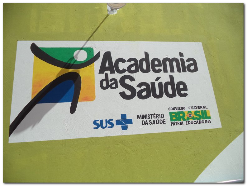 Dr. Moura e equipe inaugura Academia da Saúde