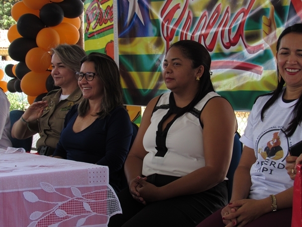 Alunos do PROERD recebem certificados e premiações - Imagem 3