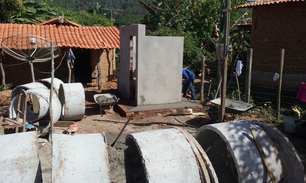 Prefeitura de Lagoinha constrói módulos Sanitários para a população - Imagem 1
