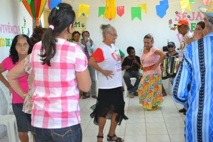 CRAS realiza festa junina para idosos do grupo Viva Idade - Imagem 49