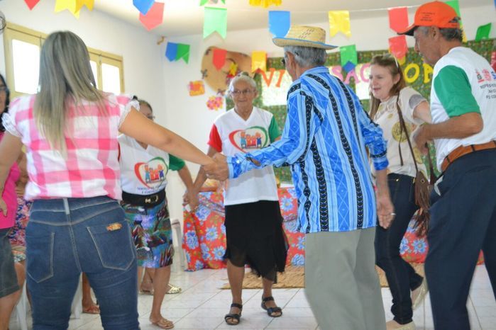 CRAS realiza festa junina para idosos do grupo Viva Idade - Imagem 54