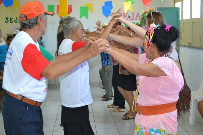 CRAS realiza festa junina para idosos do grupo Viva Idade - Imagem 30