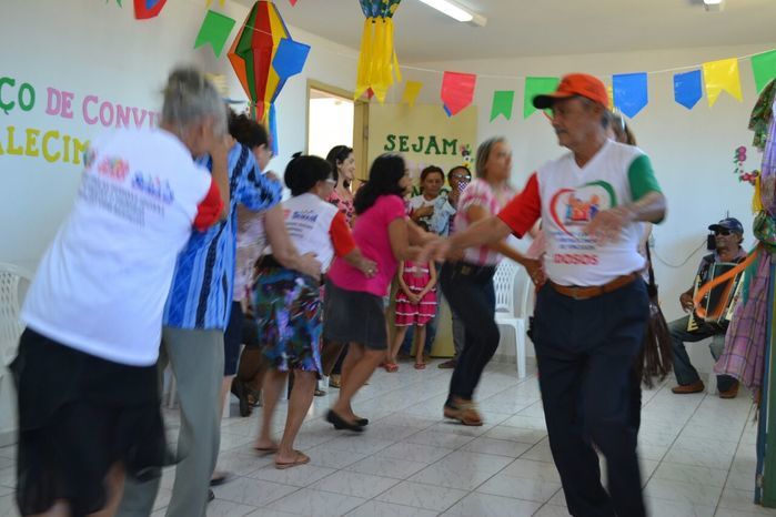 CRAS realiza festa junina para idosos do grupo Viva Idade - Imagem 18