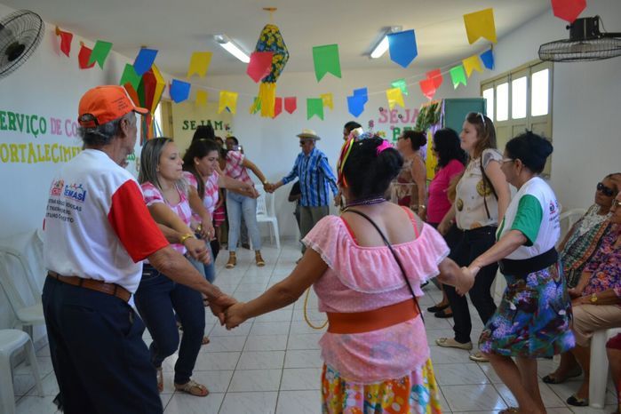 CRAS realiza festa junina para idosos do grupo Viva Idade - Imagem 24