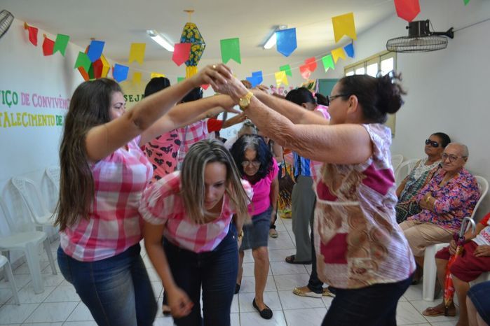 CRAS realiza festa junina para idosos do grupo Viva Idade - Imagem 37