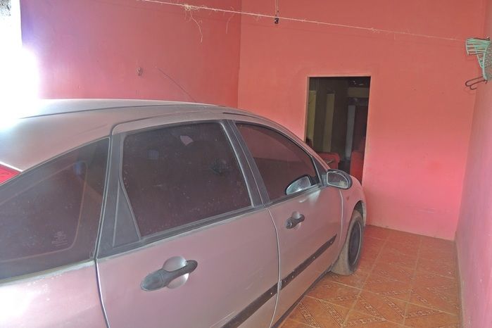 Imóvel com amplo terreno à venda no Bairro Santa Fé - Imagem 3