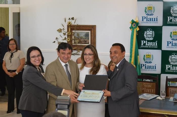 Deputado Aluísio Martins participa de solenidade de 30 anos da Uesp - Imagem 3
