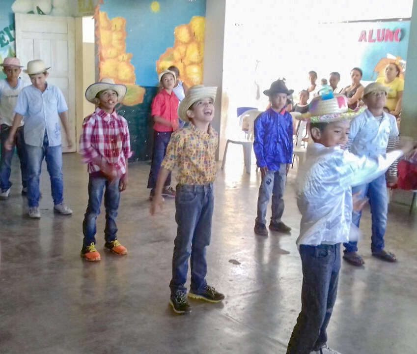 Escolas municipais encerram semestre letivo com festas de São João