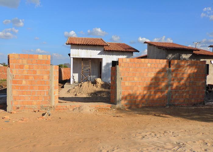 A. J. B Construtora está construindo casa através de financiamento - Imagem 18