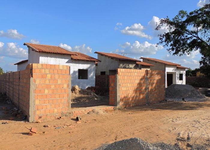 A. J. B Construtora está construindo casa através de financiamento - Imagem 19