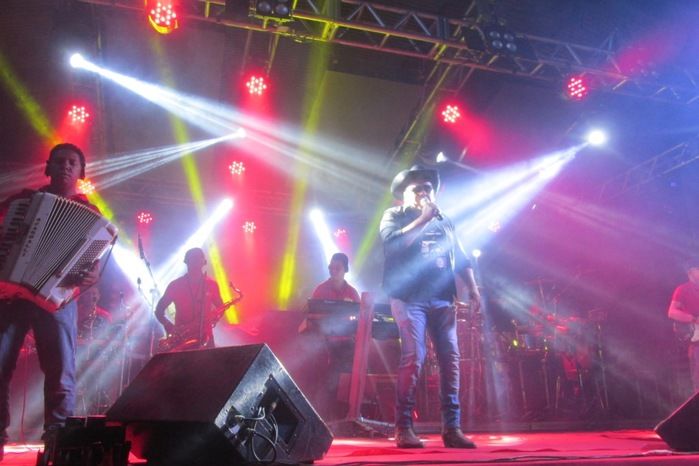 Show com Gabriel Diniz supera expectativa em Água Branca - Imagem 2