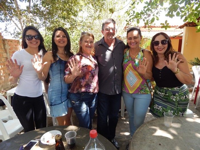 Família comemora aprovação da filha no vestibular de medicina. - Imagem 2