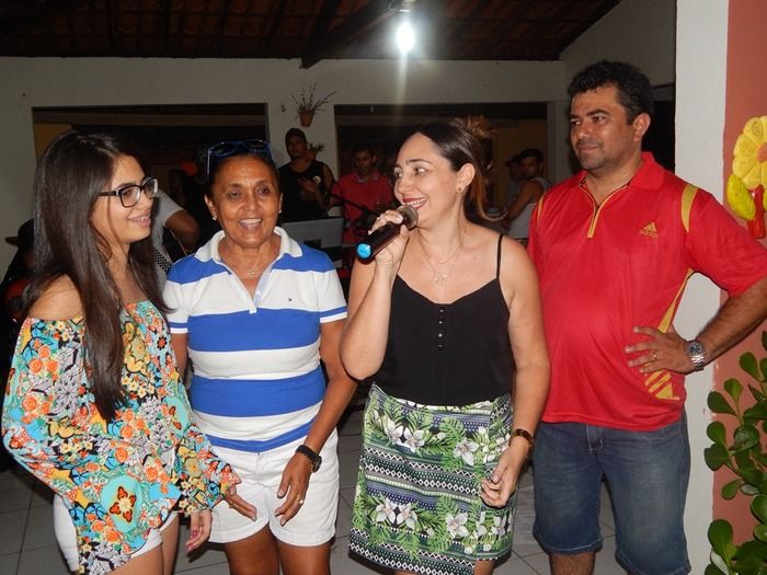 Família comemora aprovação da filha no vestibular de medicina. - Imagem 15