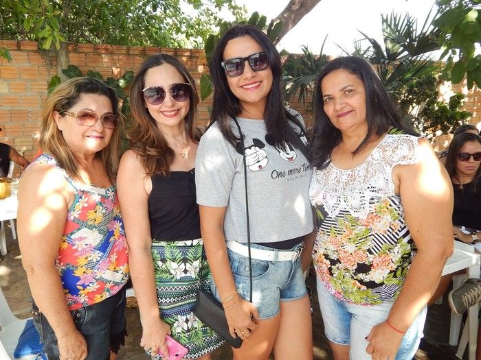 Família comemora aprovação da filha no vestibular de medicina. - Imagem 6